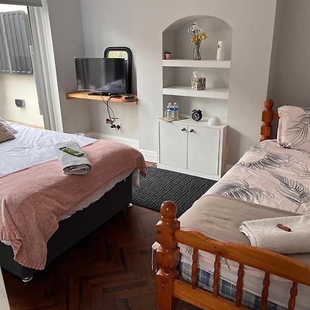 Home From Home Cosy B&B London Ngoại thất bức ảnh