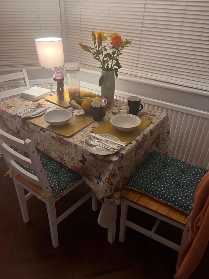 Home From Home Cosy B&B London Ngoại thất bức ảnh