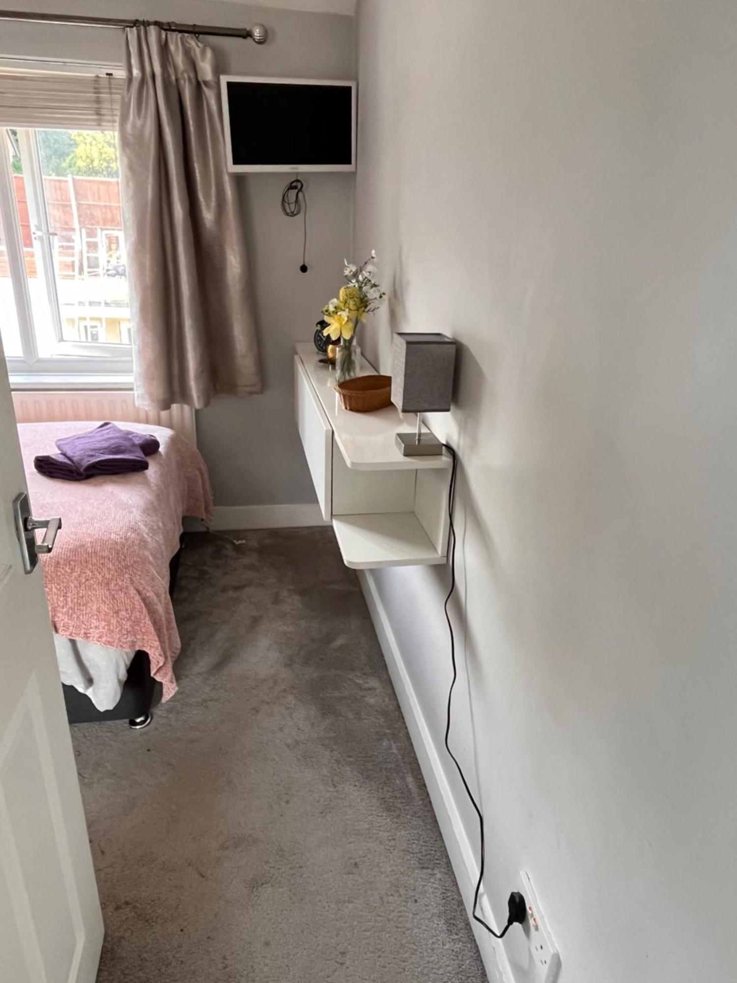 Home From Home Cosy B&B London Ngoại thất bức ảnh